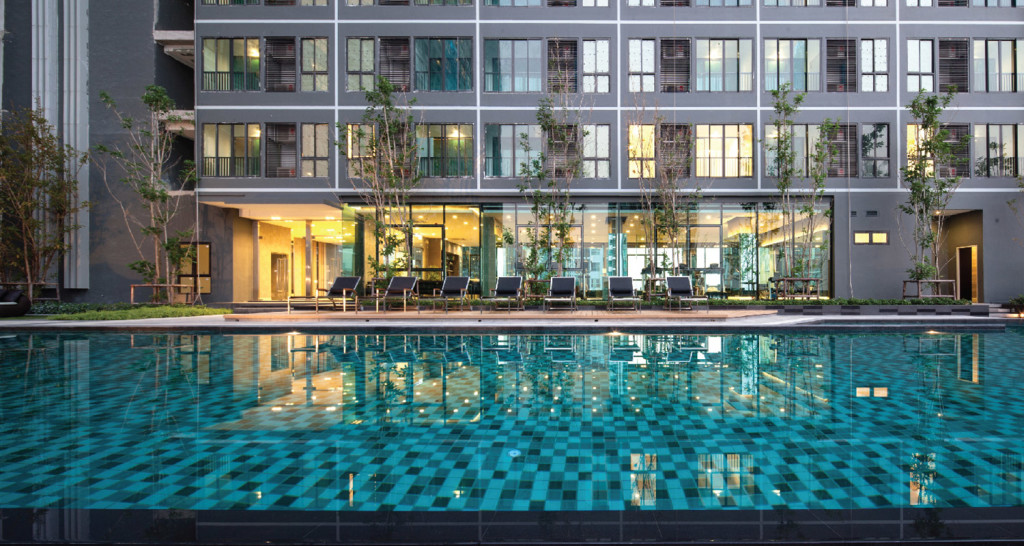 Ideo Sathorn- Thaphra Swimming Pool